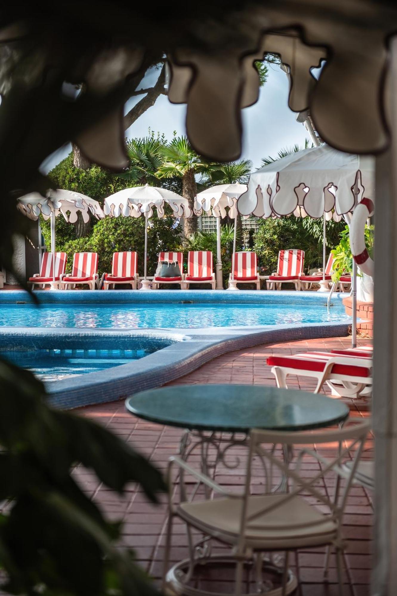 Agora Park Hotel ลิโดดิเยโซโล ภายนอก รูปภาพ