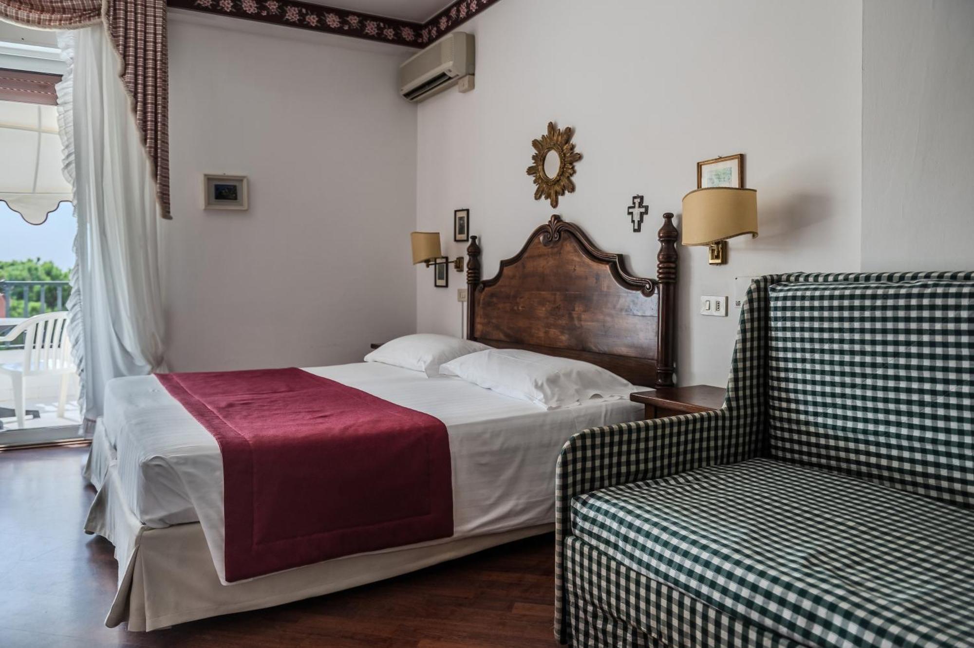 Agora Park Hotel ลิโดดิเยโซโล ภายนอก รูปภาพ