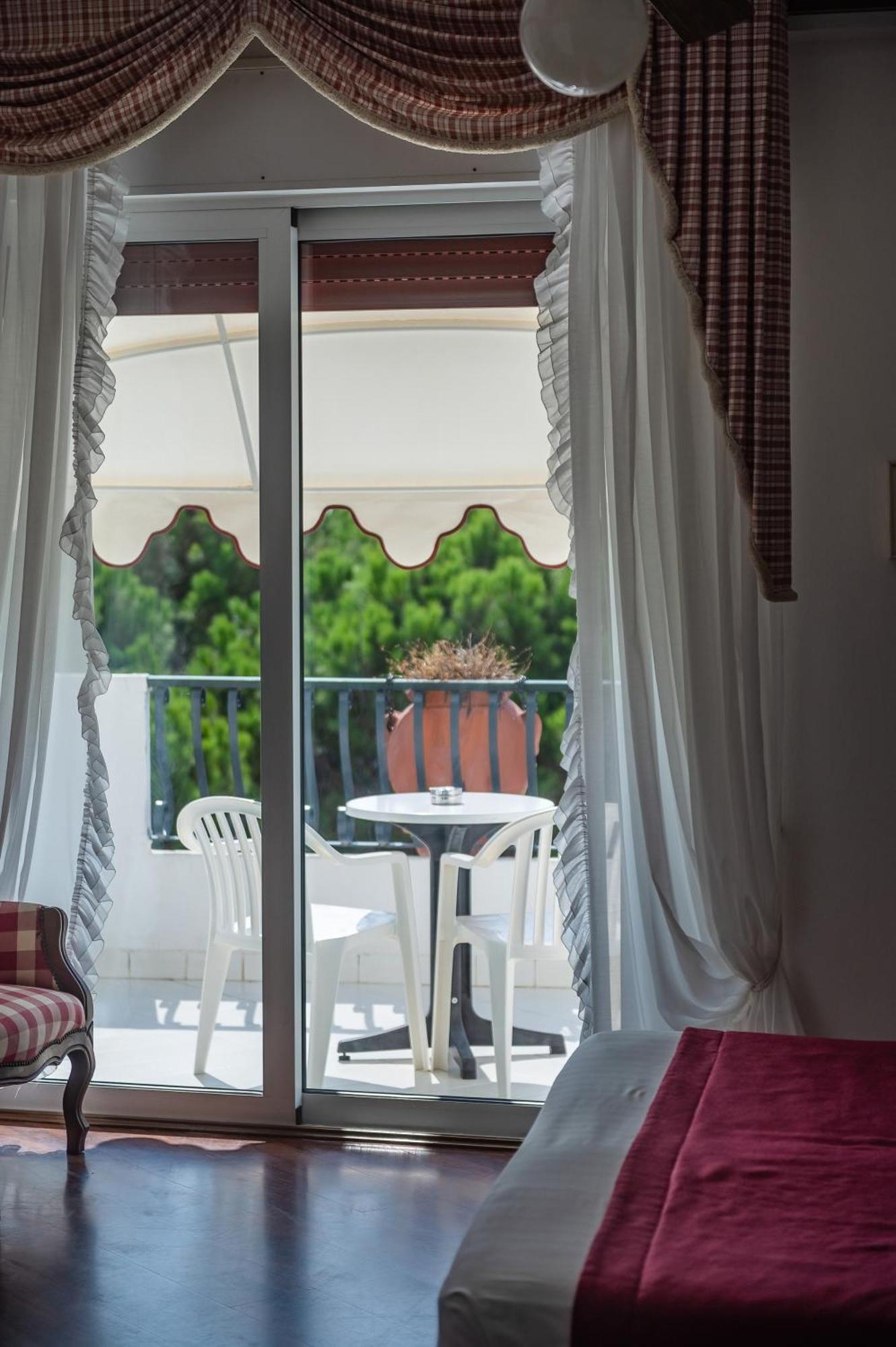Agora Park Hotel ลิโดดิเยโซโล ภายนอก รูปภาพ