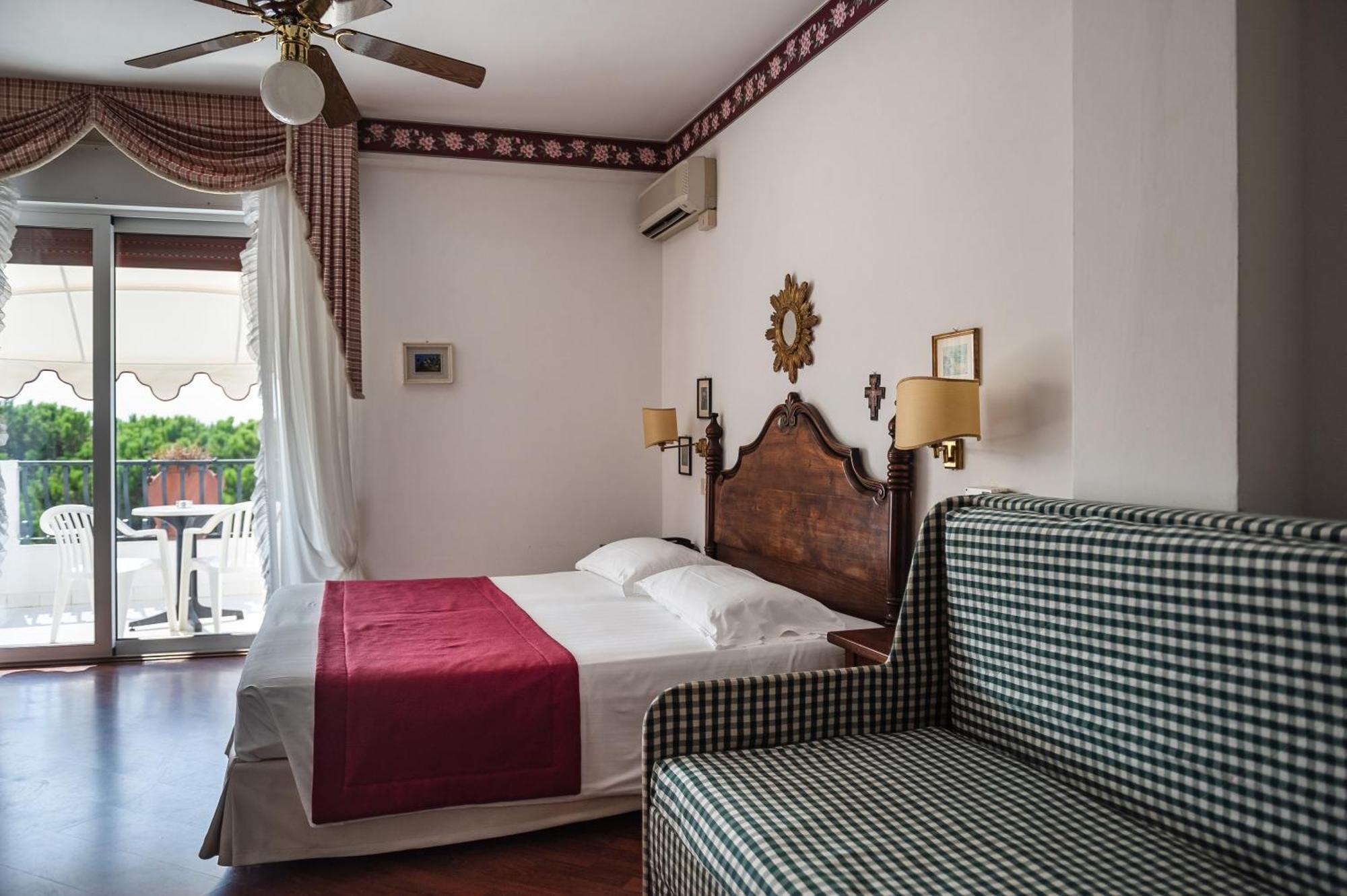 Agora Park Hotel ลิโดดิเยโซโล ภายนอก รูปภาพ
